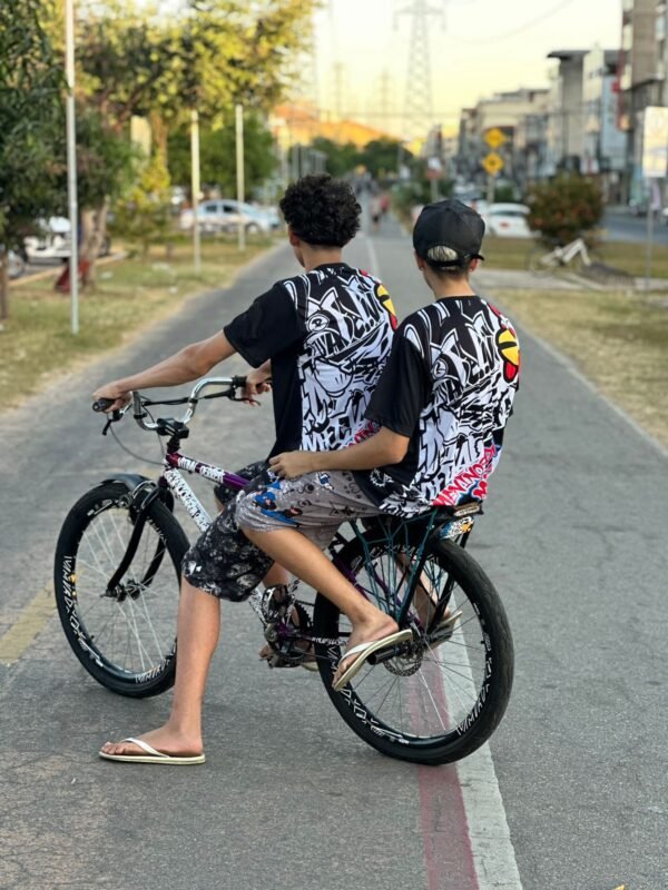 BLUSA MOTOBIKE preto e branco