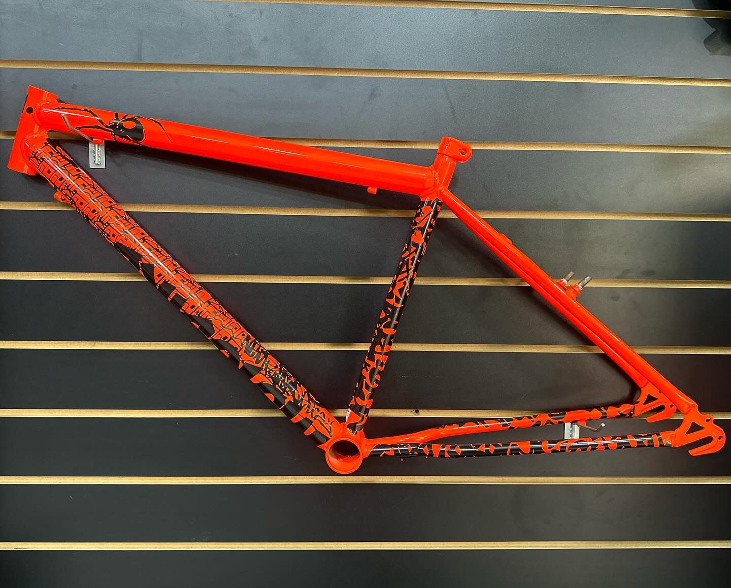 QUADRO RETO REDUZIDO ARO 26