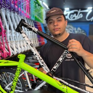 QUADRO ARO 20 ADESIVADO